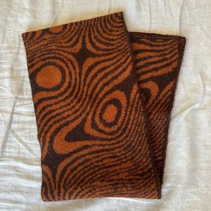 WRAY Woodgrain Scarf